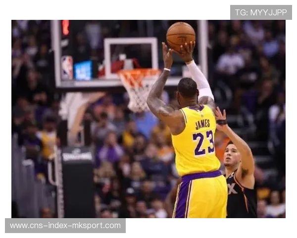 网球少年一个发球失误连砸三次,背后隐藏着怎样的坚持与奋斗? 网球少年一个发球失误连砸三次,背后隐藏着怎样的坚持与奋斗?