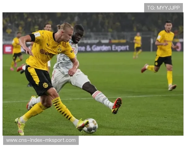 多特雷纳插上劲射皮球直挂死角：球场瞬间的传奇诞生