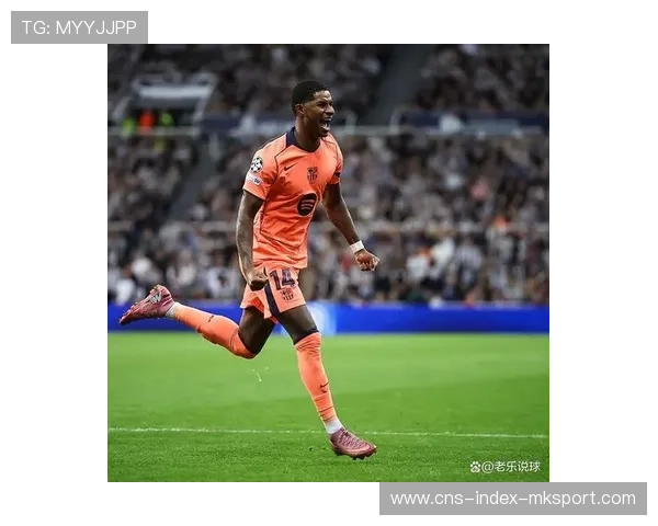 拉什福德任意球弧线直接破网