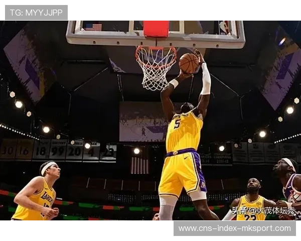 詹姆斯罚球稳稳命中,湖人凭借稳定发挥赢球 詹姆斯罚球稳稳命中,湖人凭借稳定发挥赢球