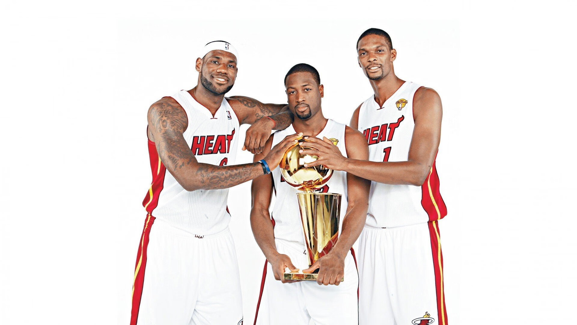 球员比赛中展现良好视野多次送出威胁传球成为进攻枢纽核心，球员对球场上所发生的事实问题